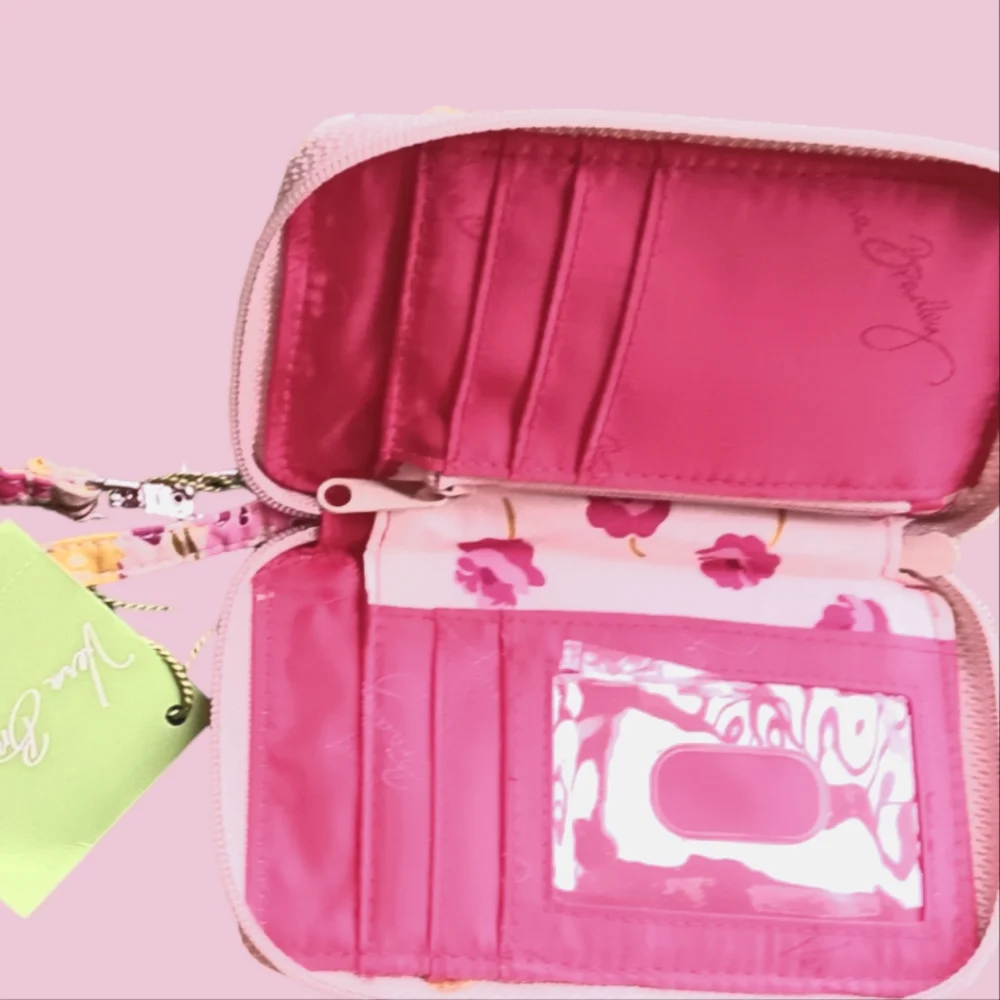 - CARRY IT ALL WRISTLET MAKE ME BLUSH by VERA BRADLEY NWT - Picture 2 of 5